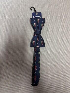 Chaps men’s Christmas Navy Bow Tie with Red Car and Green Tree Print NWT